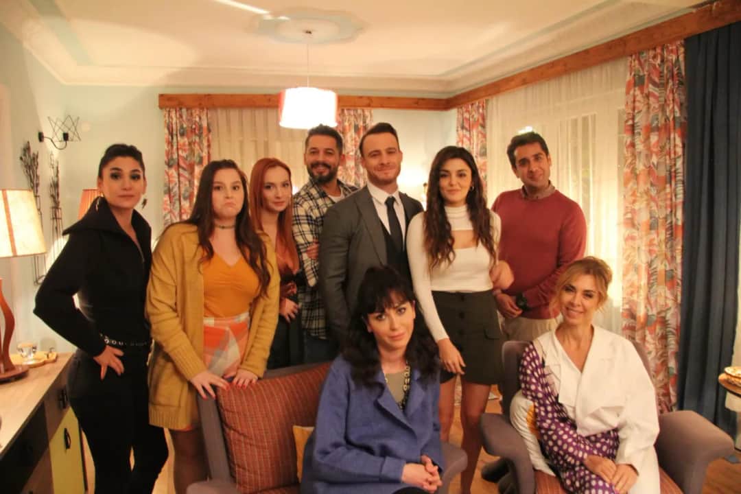 Zapukaj do moich drzwi: poznaj prawdziwą liczbę i długość odcinków serialu